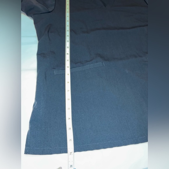 2/$35 FIGS TECHNICAL COLLECTION XL Scrubs Top Casma Blue Professional Medical - Picture 6 of 6
